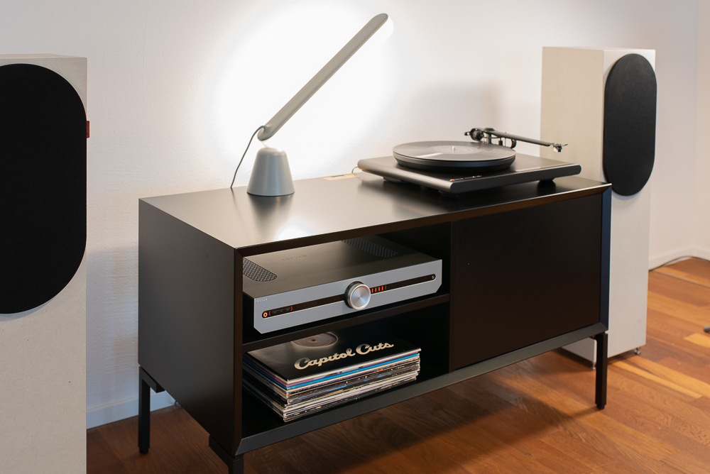 Roksan Attessa BluOS Streaming Verstärker bei stereotec